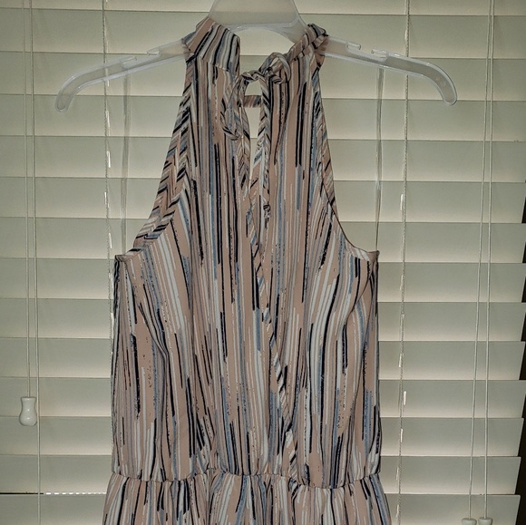 [NWT] Pink Lily Blush Patterned Romper - Picture 3 of 5